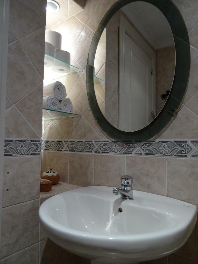 Residencia Pez Espada Torremolinos Buitenkant foto